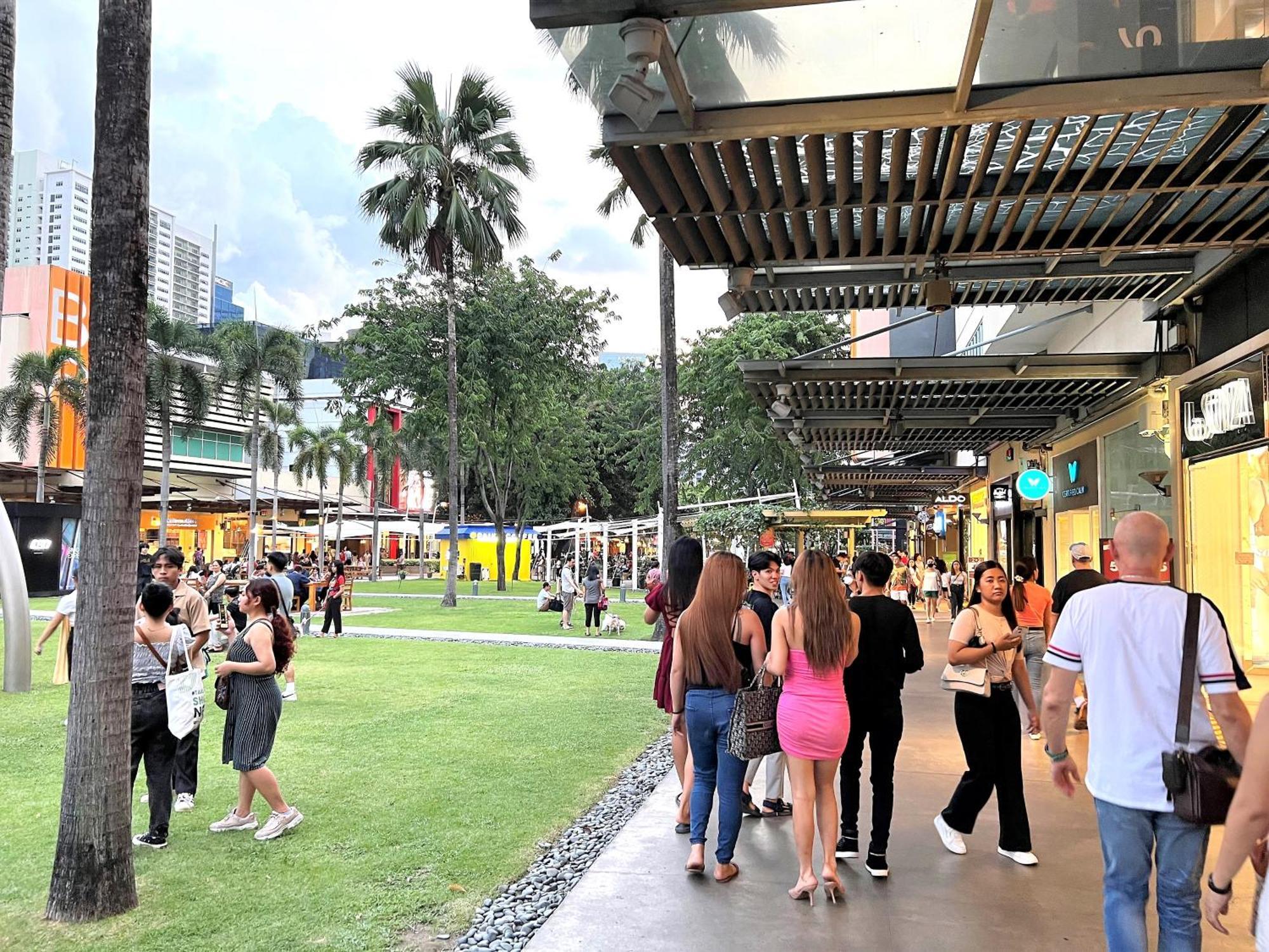 Stunning 2Br Apt, 65 Sq M Netflix At Rosewood Pointe Residences Near Bgc Manila Exterior photo